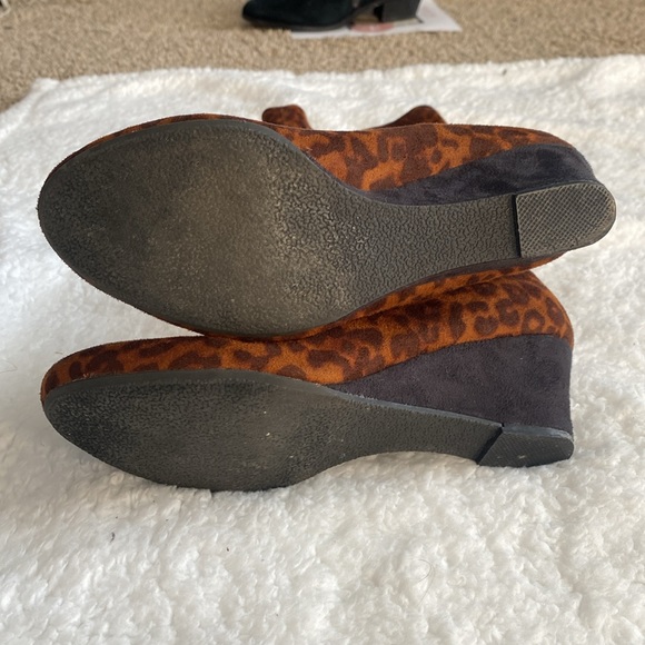 NINE WEST WOMENS SZ 6.5 wedge sueded leopard print tall boots excellent shape - Picture 6 of 7